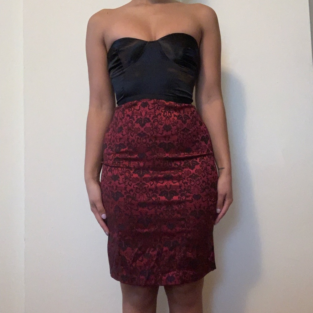 *NWOT* Unique Black/Red Strapless Bodycon Dress